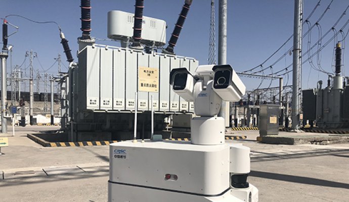 智能“移動(dòng)哨兵”：室外輪式巡檢機(jī)器人的功能與應(yīng)用場(chǎng)景（無(wú)線充電）