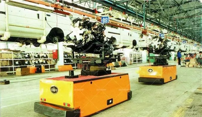 無(wú)軌導(dǎo)航AGV作為柔性生產(chǎn)線應(yīng)運(yùn)而生（無(wú)線充電）