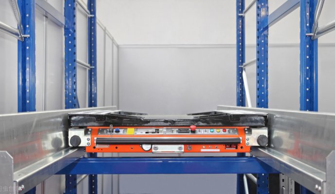 物流自動化系統的靈活性和智能性（一）（無線充電）