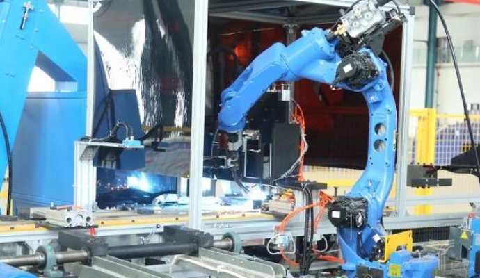 工業機器人智能制造的基礎（無線充電）