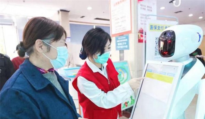 打造更友好的服務機器人（無線充電）