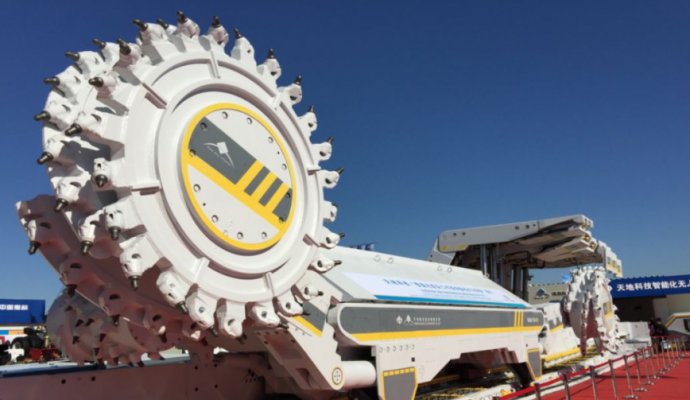 煤礦采煤類機器人有哪些功能？（防爆無線充電）