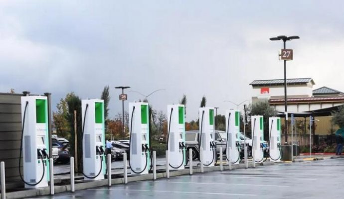  智能設備無線充電技術的廣泛應用