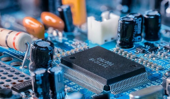 半導體行業AGV移動機器人應用（無線充電）