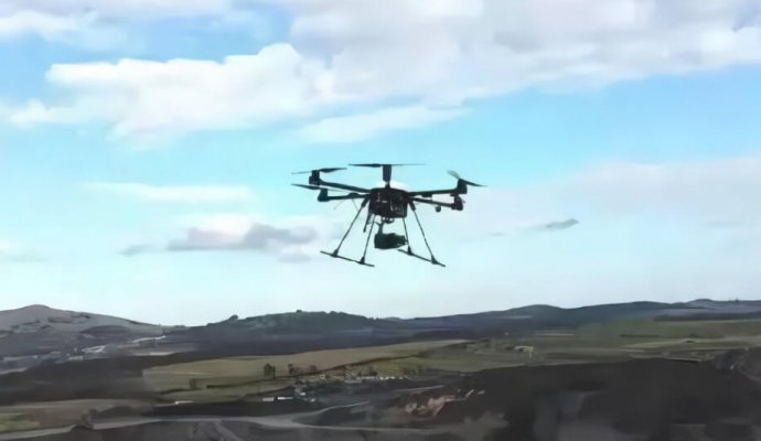 無人機(jī)充電方式（無線充電）