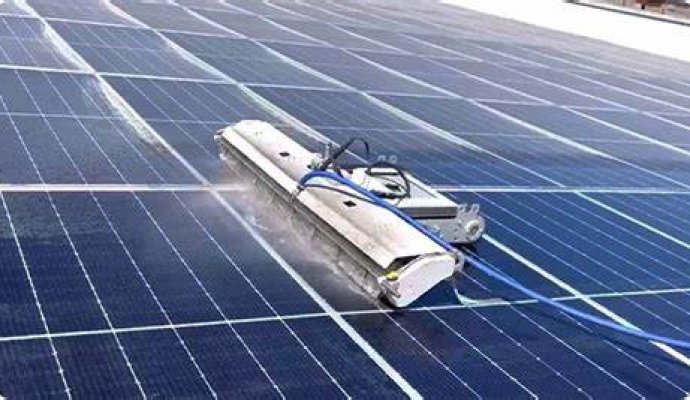 青島魯渝履帶式光伏清掃機器人無線充電方案
