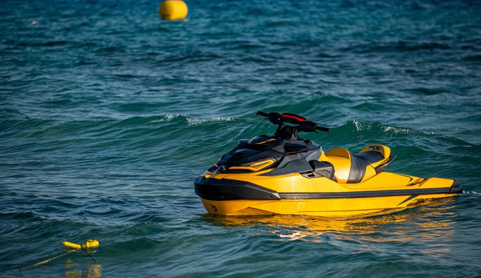 無人駕駛清潔船的自動返航與無線充電技術