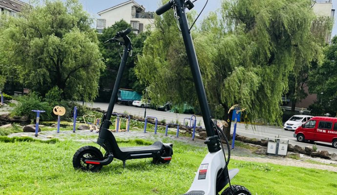 魯渝能源電動滑板車無線充電方案